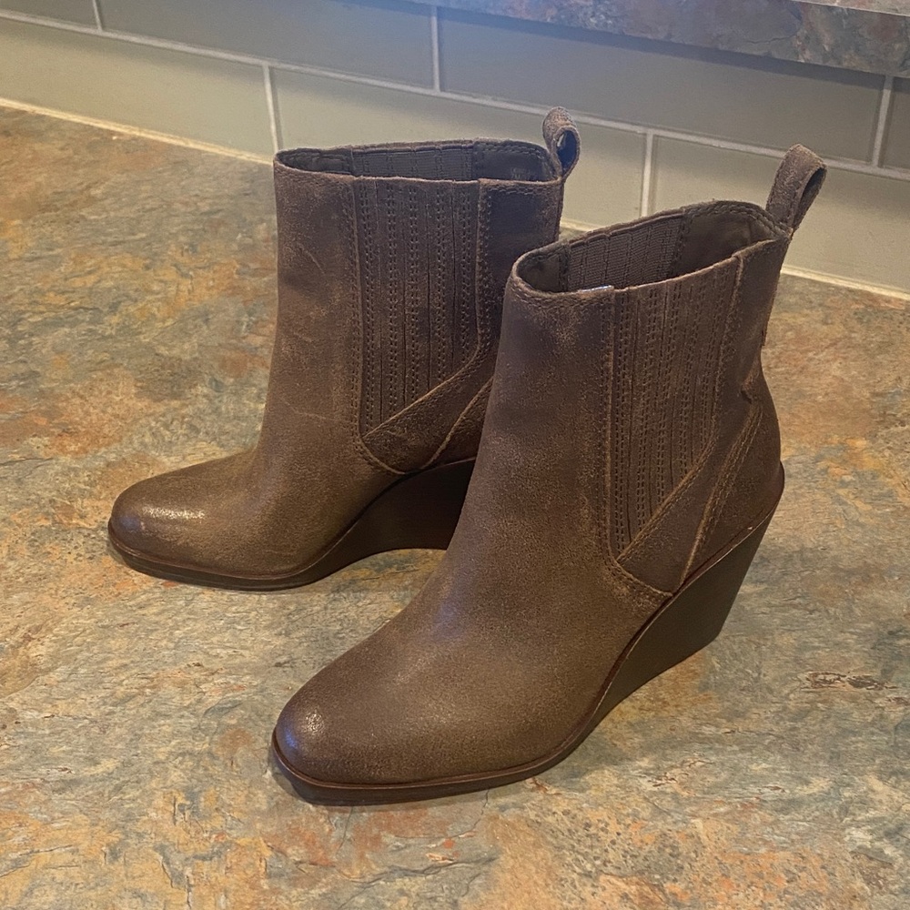 Lucky Brand LK- Wilson Desert Dark Brown Ankle Wedges Size 7M NWT New in Box